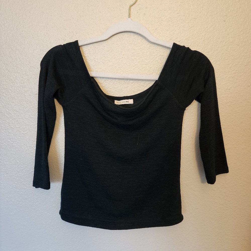 Quarter sleeve top
